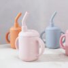 Copo de Silicone com Alças e Canudo Lateral para crianças
