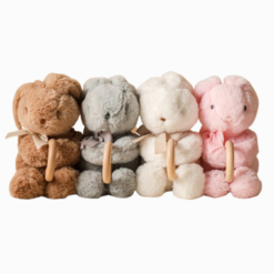Coelhinhos de Pelúcia com Mordedor de Madeira Natural