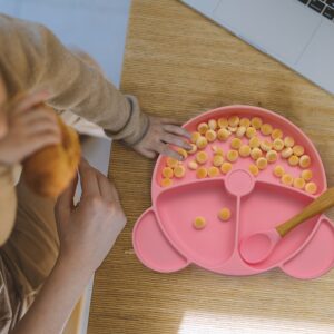 Prato de Silicone Com Ventosa de Sucção e Talheres Ursinho Pooh