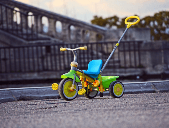 triciclos infantis de empurrar